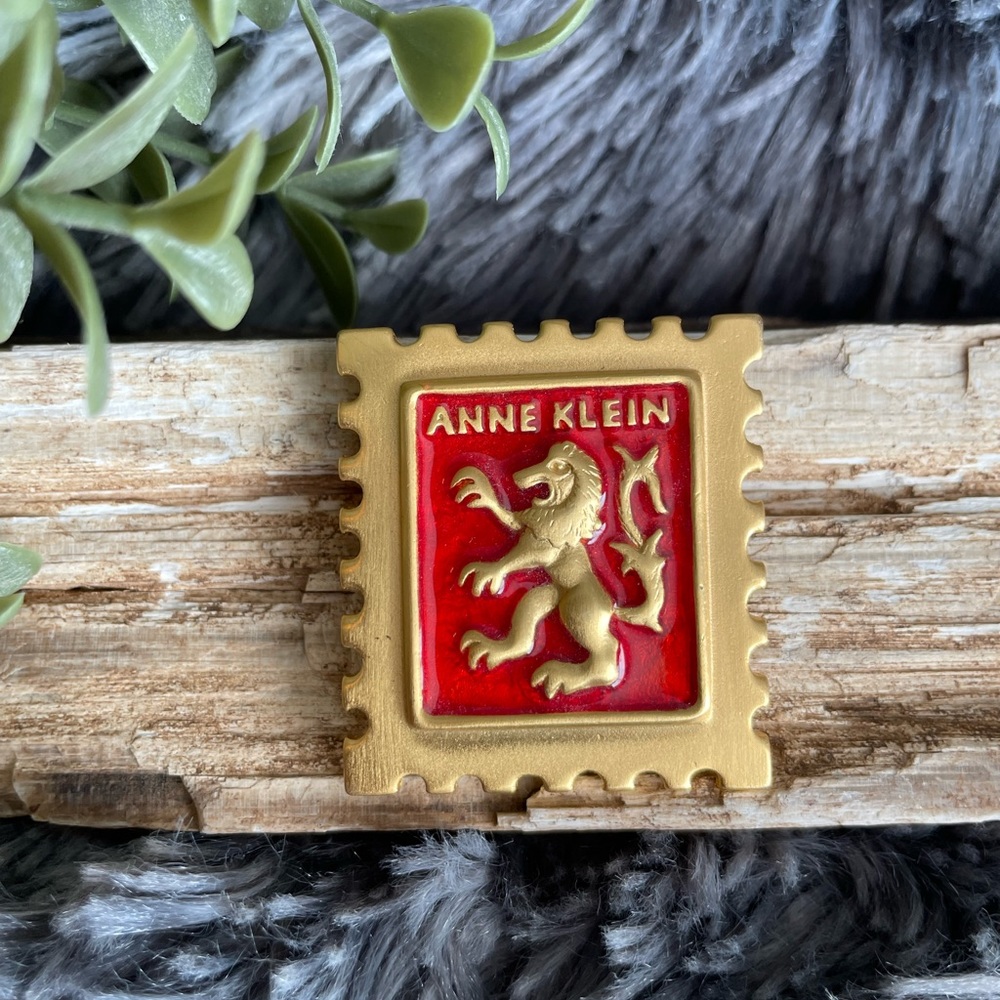 Anne Klein Heraldic Lion brooch red enamel gold coat of arms pin